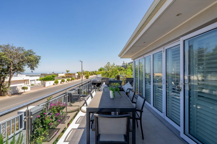 7 Bedroom Property for Sale in Plattekloof Western Cape